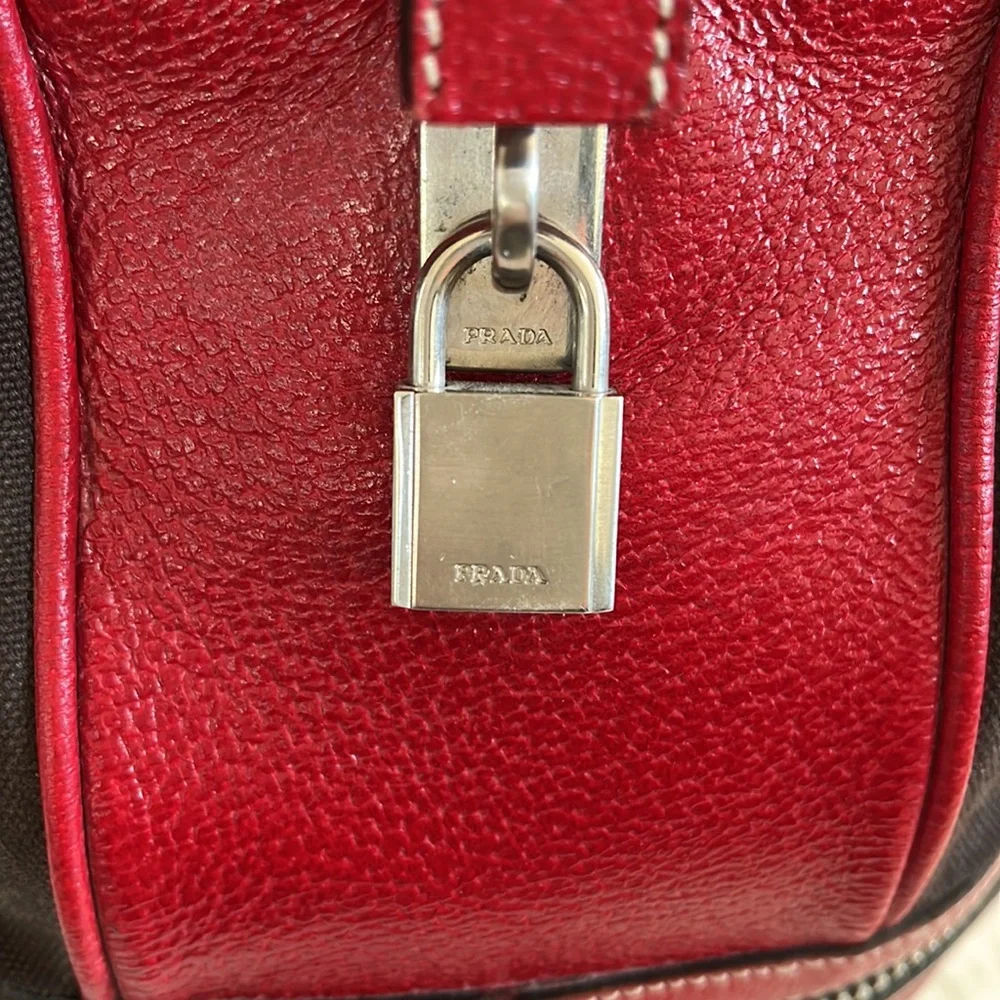 PRADA - Picture 4 of 11